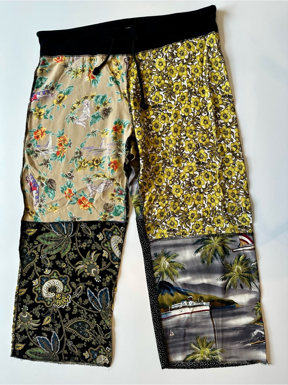 Vintage Y2K Patchwork Cropped Pants Dragon Label Size S